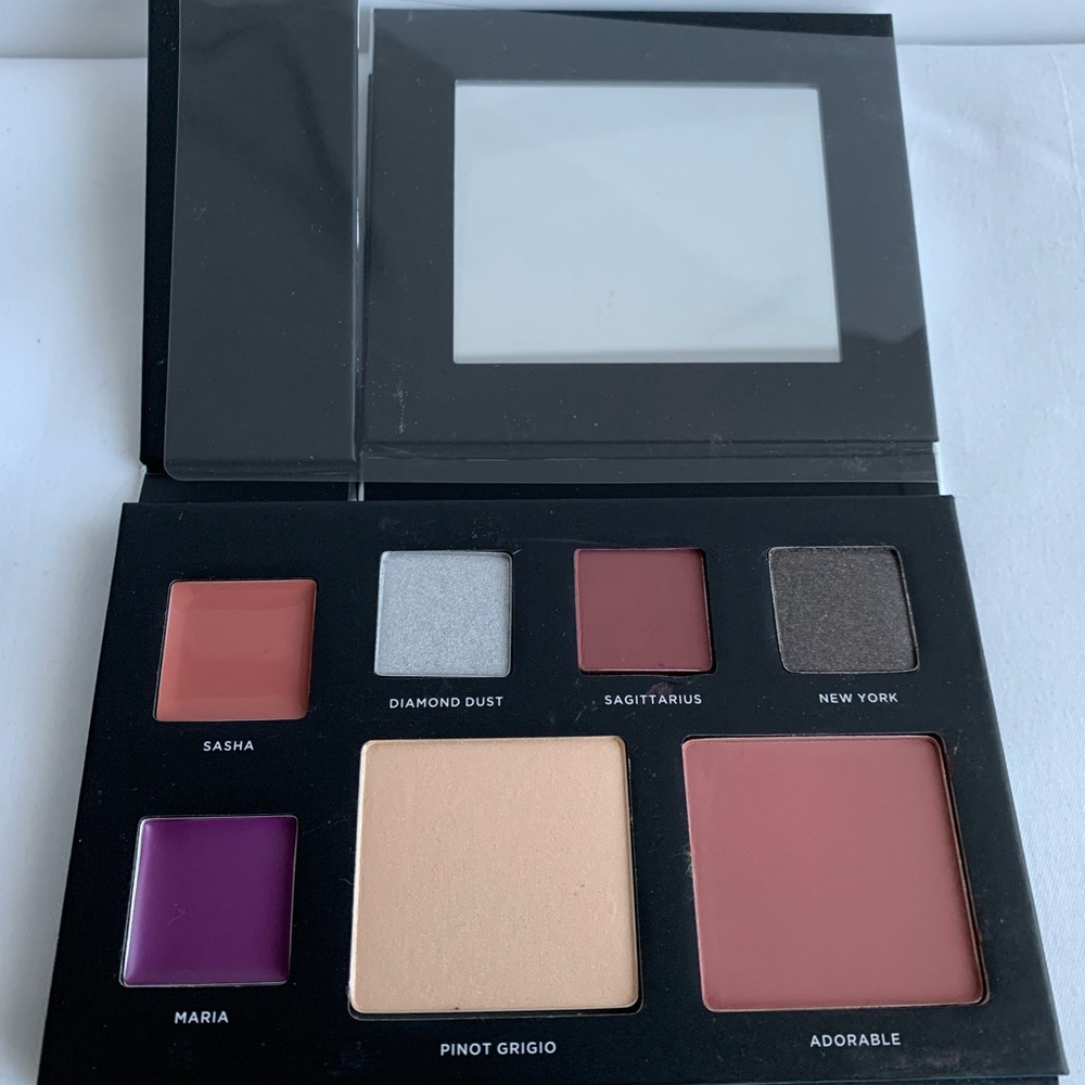 Deck of Scarlet Edition #04 eyeshadow Palette